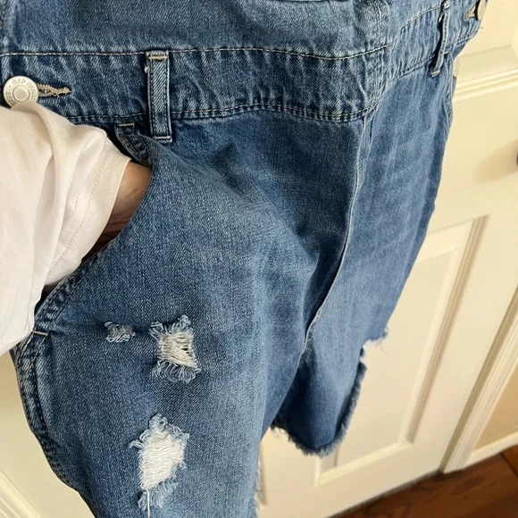 GAP Denim Distressed Shortalls Women’s L Blue Jean Overalls Frayed Hem - Picture 4 of 11
